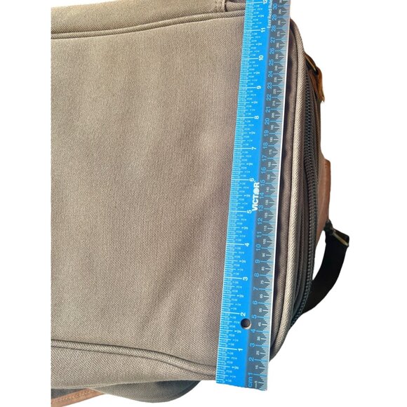 Cabelas Brown Canvas & Leather Travel Bag With Dual Pockets Collapsible bottom - Picture 6 of 16